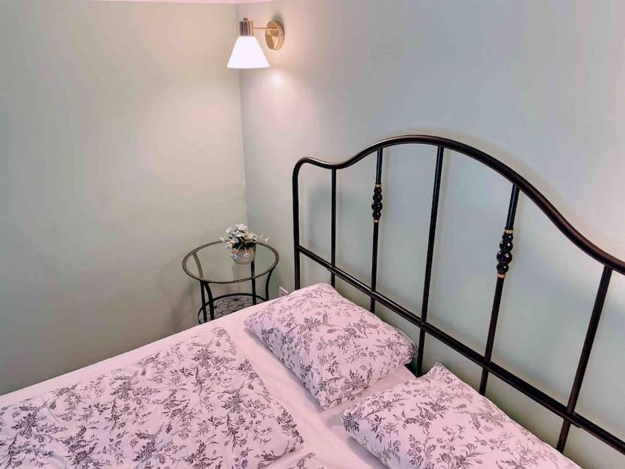 דירה 5 Downtown Vintage With Balcony בודפשט